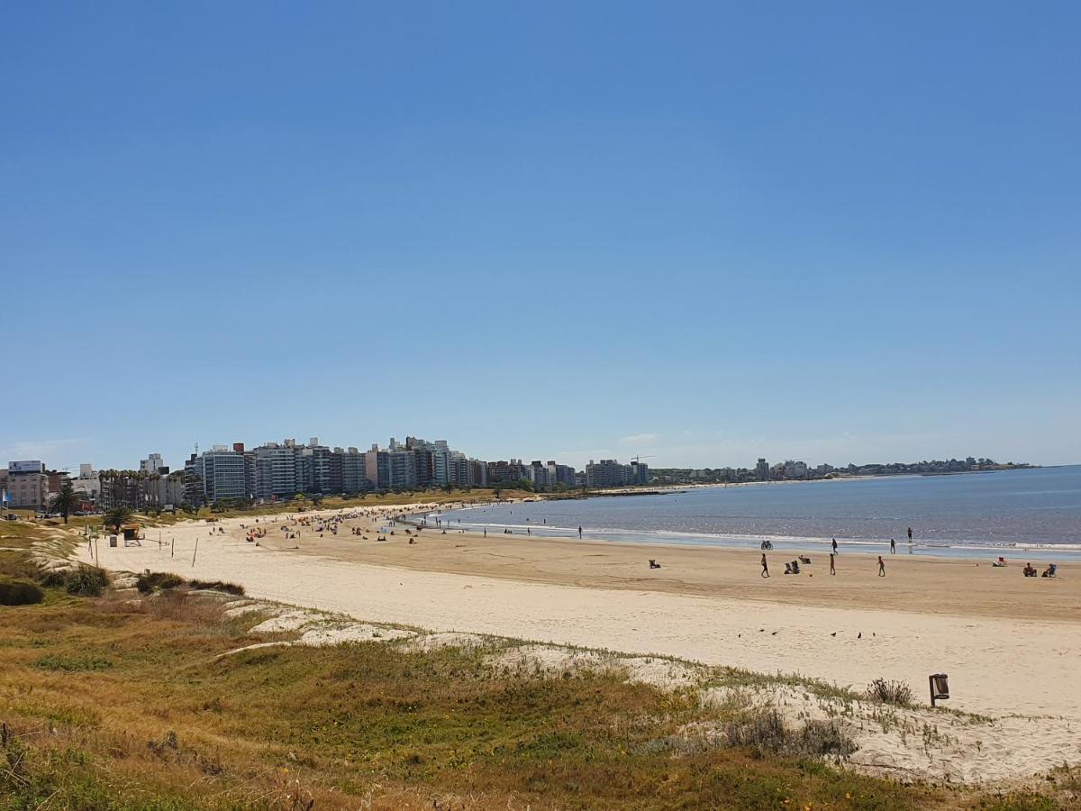 Modern Apartment First Line Beach Montevideo Uy Buitenkant foto